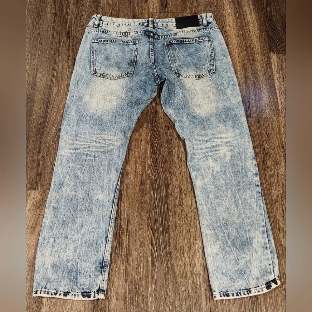 True Rock Men’s Distressed Jeans | Acid Wash Denim | Like New